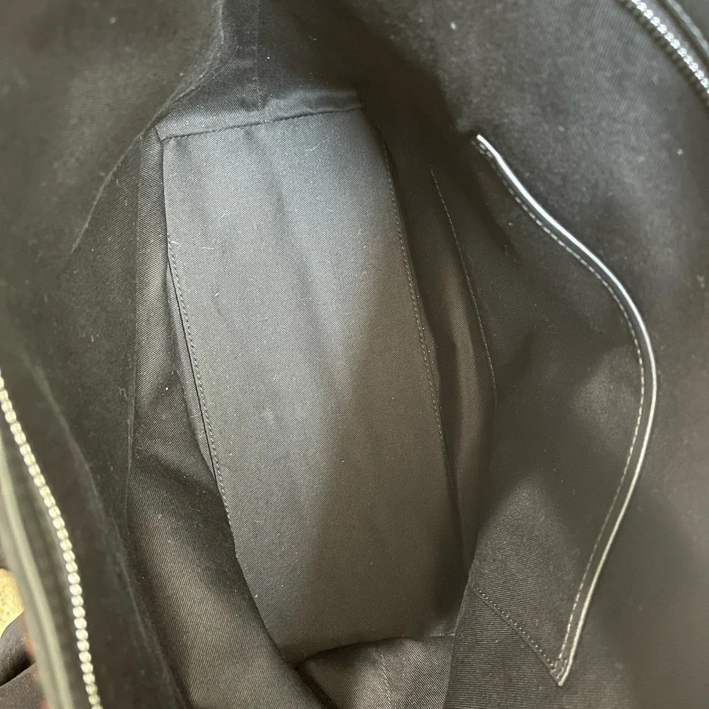 MCM Metallic Hobo - Picture 9 of 11